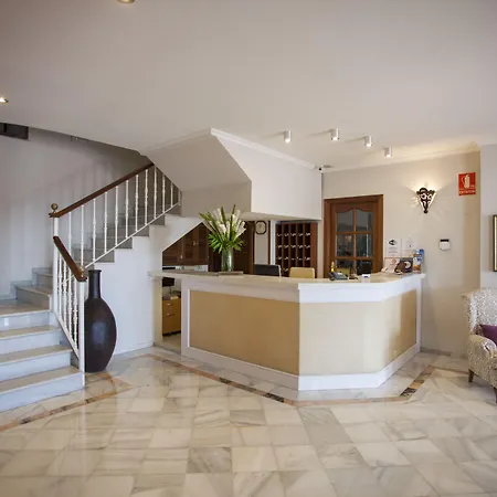 מלון Piedra Paloma 2*